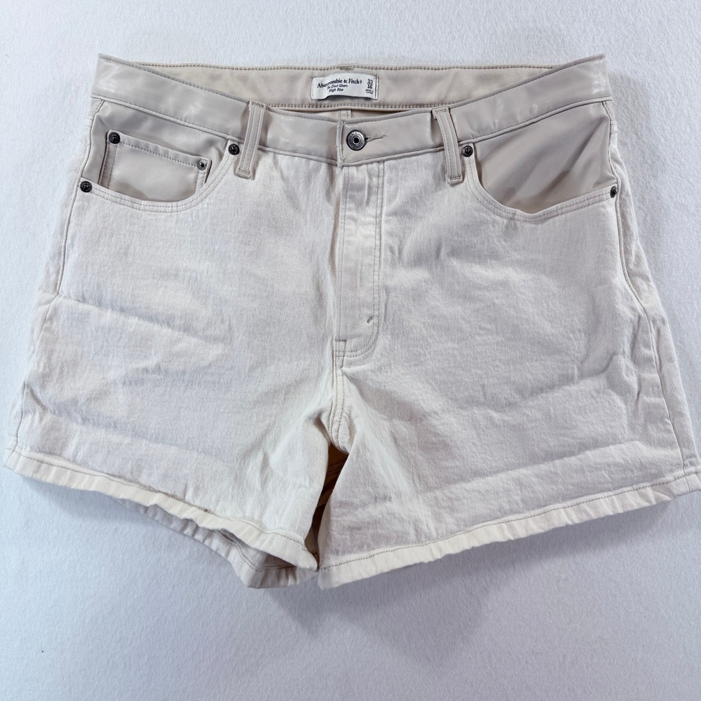 Abercrombie & Fitch The Dad Short Womens 33/16 Cream Faux Leather Minimalist